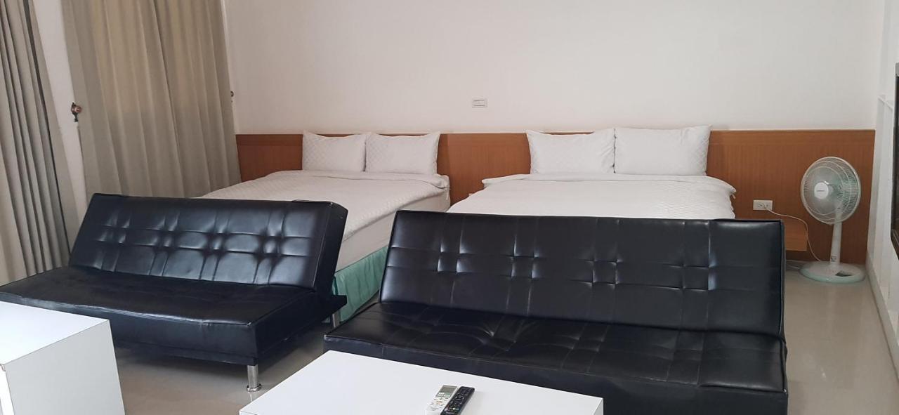 Sky Square Homestay Манонг Екстериор снимка