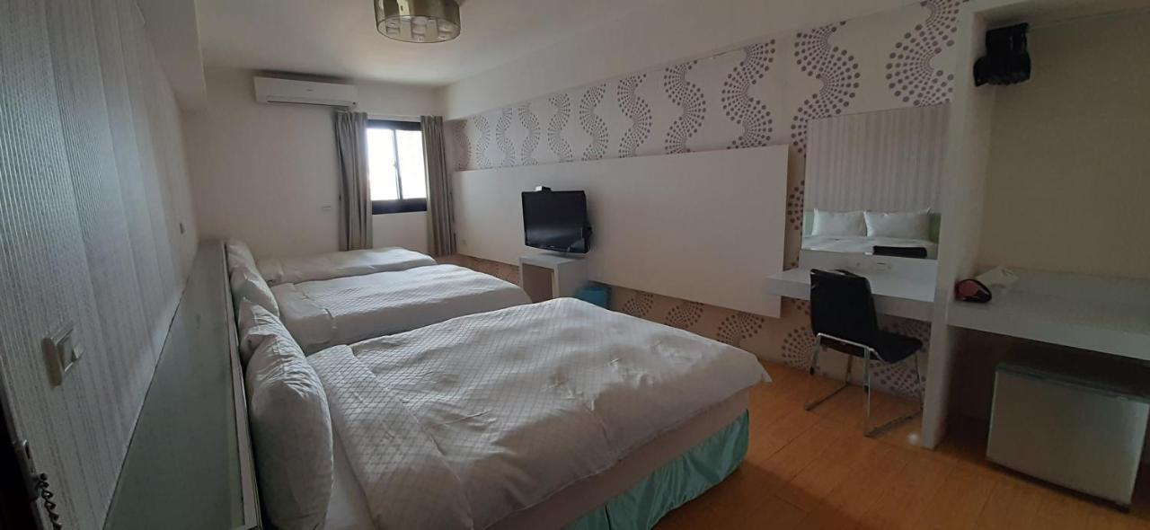 Sky Square Homestay Манонг Екстериор снимка