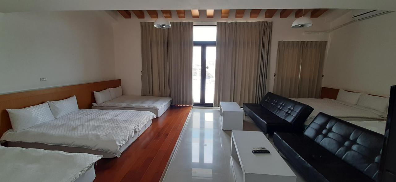 Sky Square Homestay Манонг Екстериор снимка