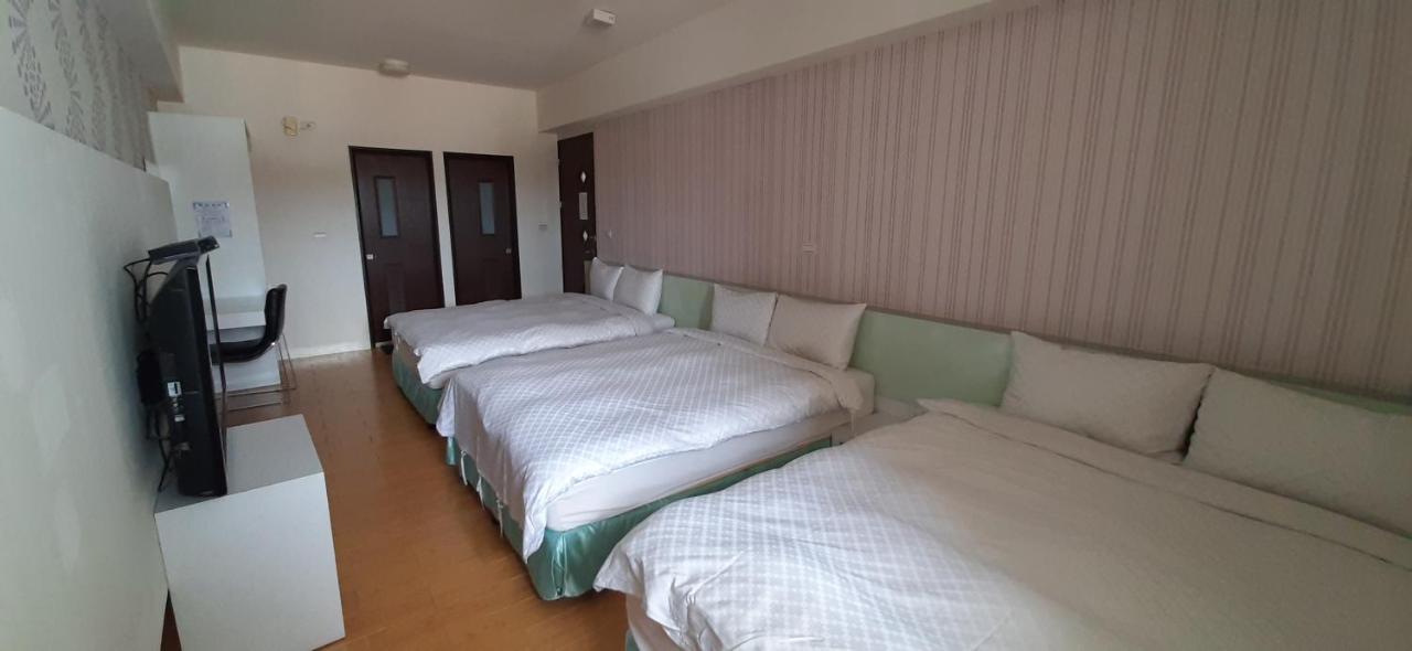 Sky Square Homestay Манонг Екстериор снимка
