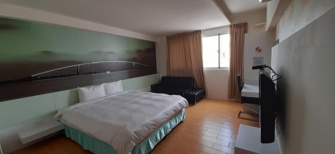 Sky Square Homestay Манонг Екстериор снимка