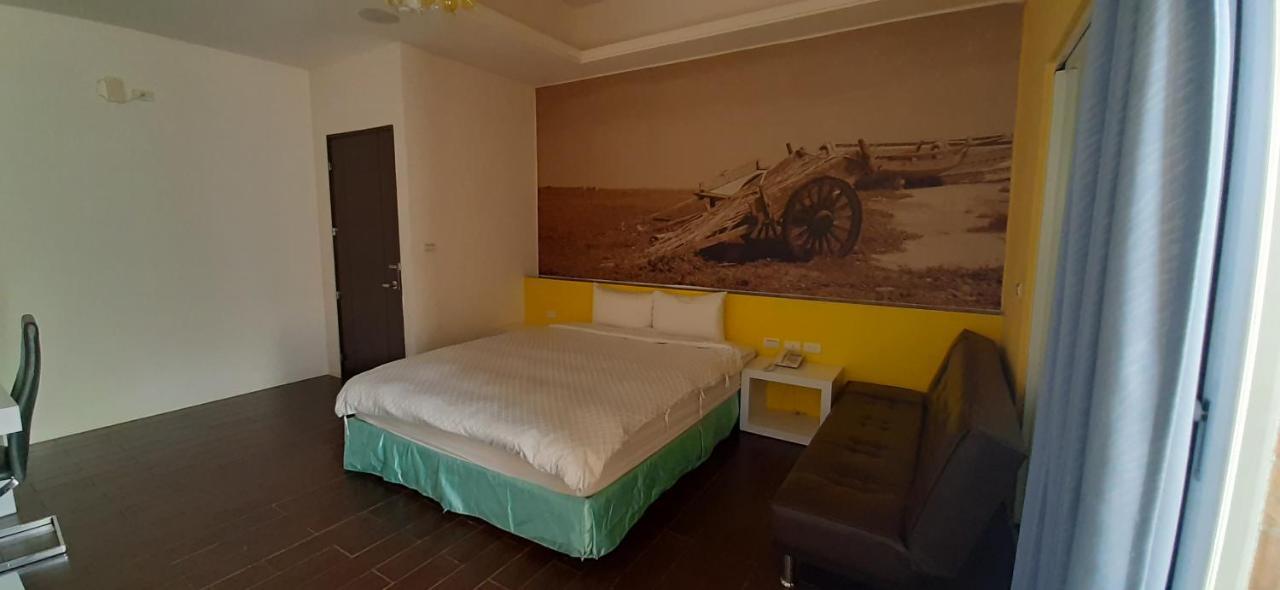 Sky Square Homestay Манонг Екстериор снимка