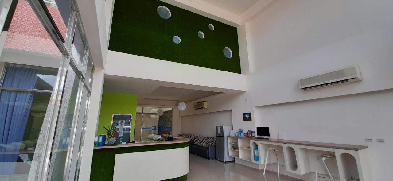 Sky Square Homestay Манонг Екстериор снимка
