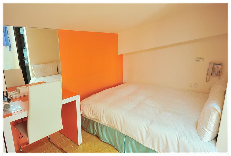 Sky Square Homestay Манонг Екстериор снимка