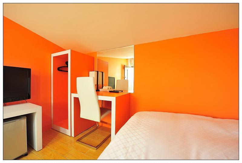 Sky Square Homestay Манонг Екстериор снимка