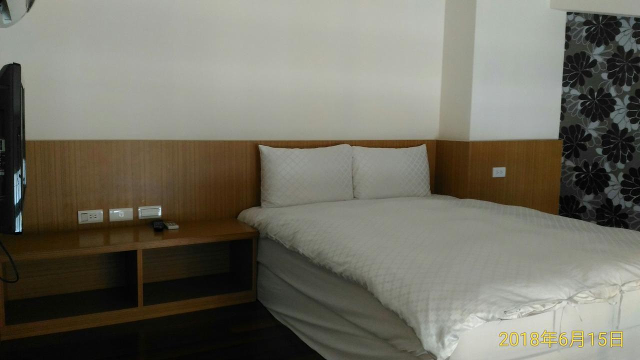 Sky Square Homestay Манонг Екстериор снимка