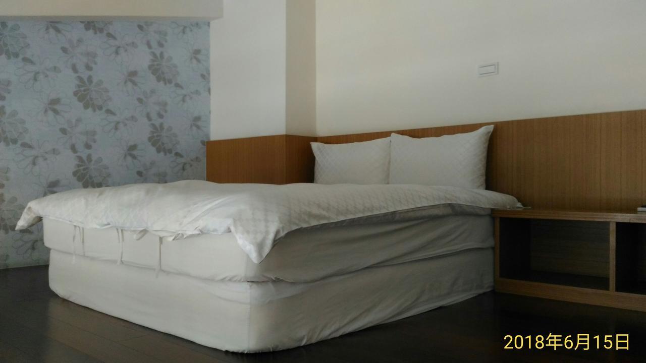 Sky Square Homestay Манонг Екстериор снимка