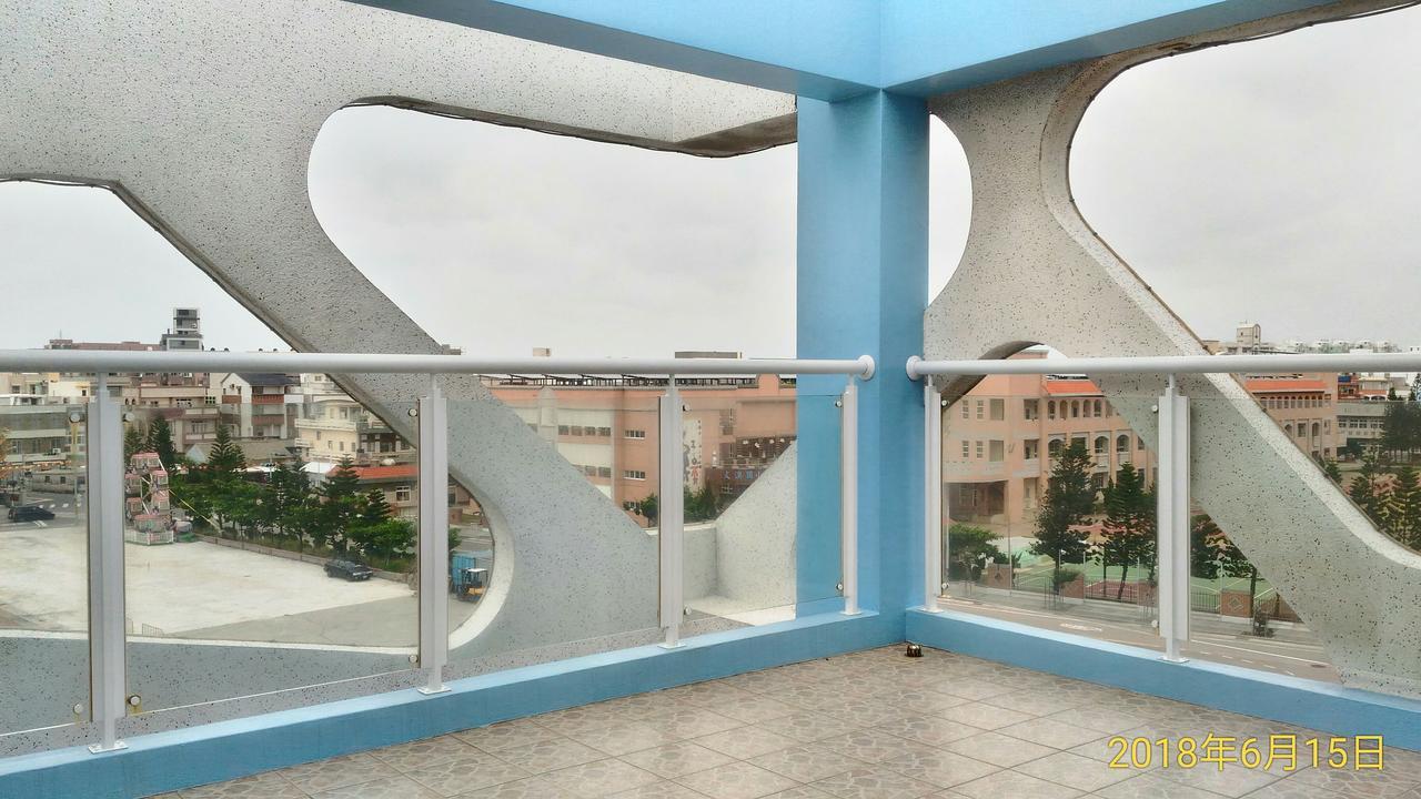 Sky Square Homestay Манонг Екстериор снимка