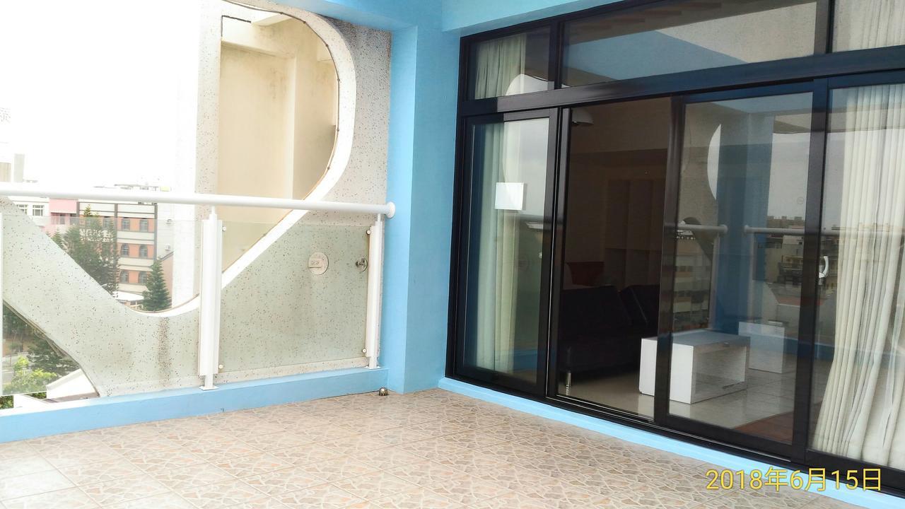 Sky Square Homestay Манонг Екстериор снимка