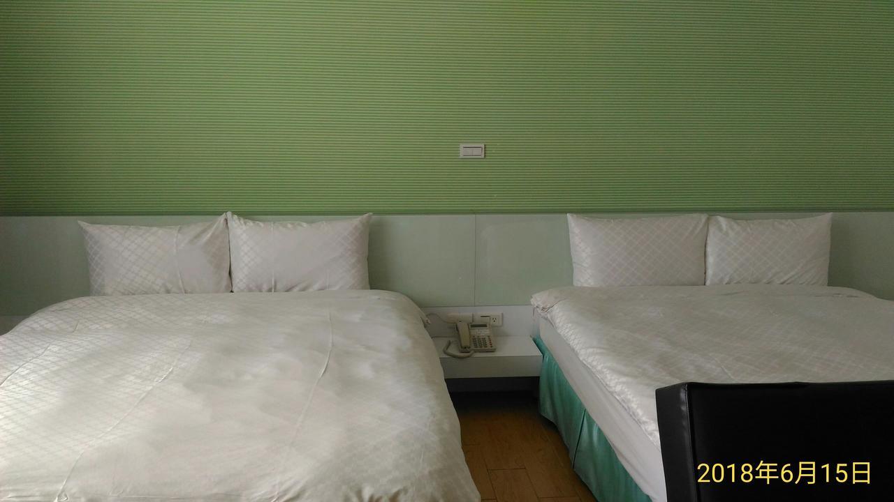 Sky Square Homestay Манонг Екстериор снимка