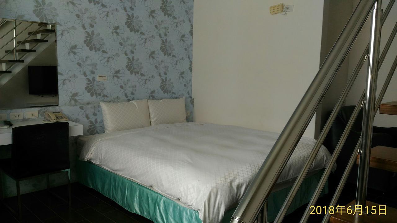Sky Square Homestay Манонг Екстериор снимка