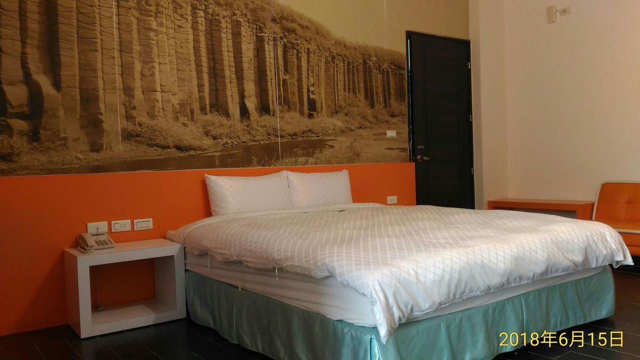 Sky Square Homestay Манонг Екстериор снимка