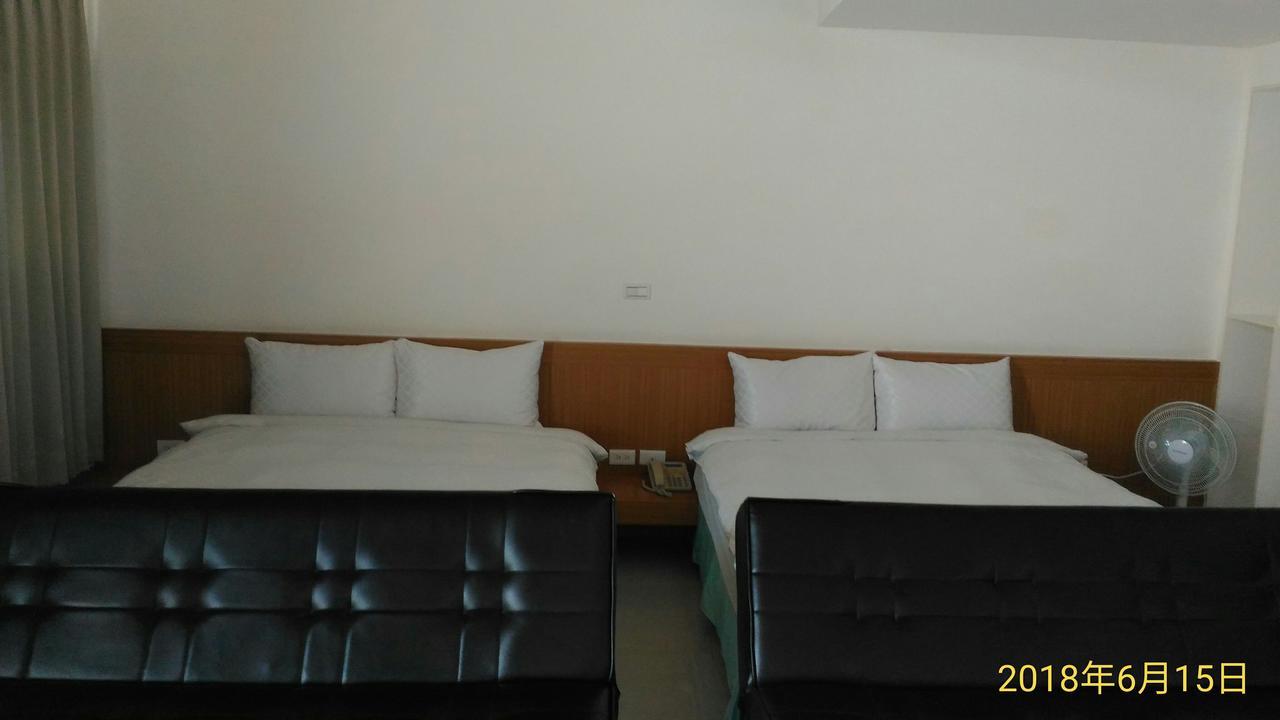 Sky Square Homestay Манонг Екстериор снимка