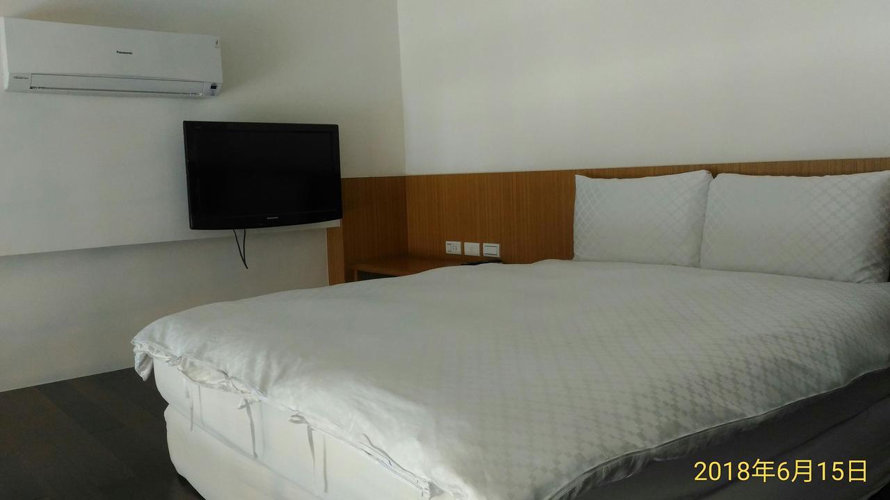Sky Square Homestay Манонг Екстериор снимка