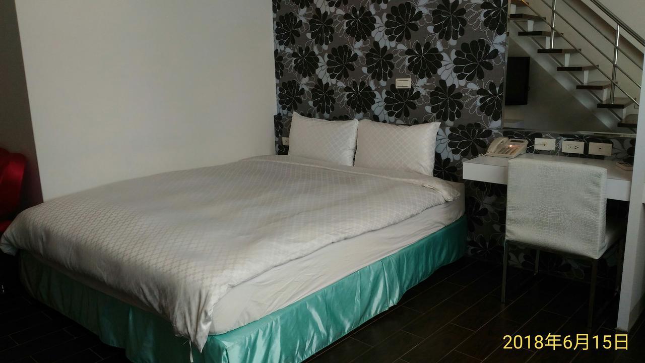 Sky Square Homestay Манонг Екстериор снимка